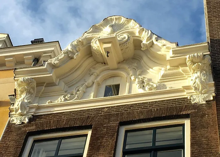 Herengracht Canal Apartment